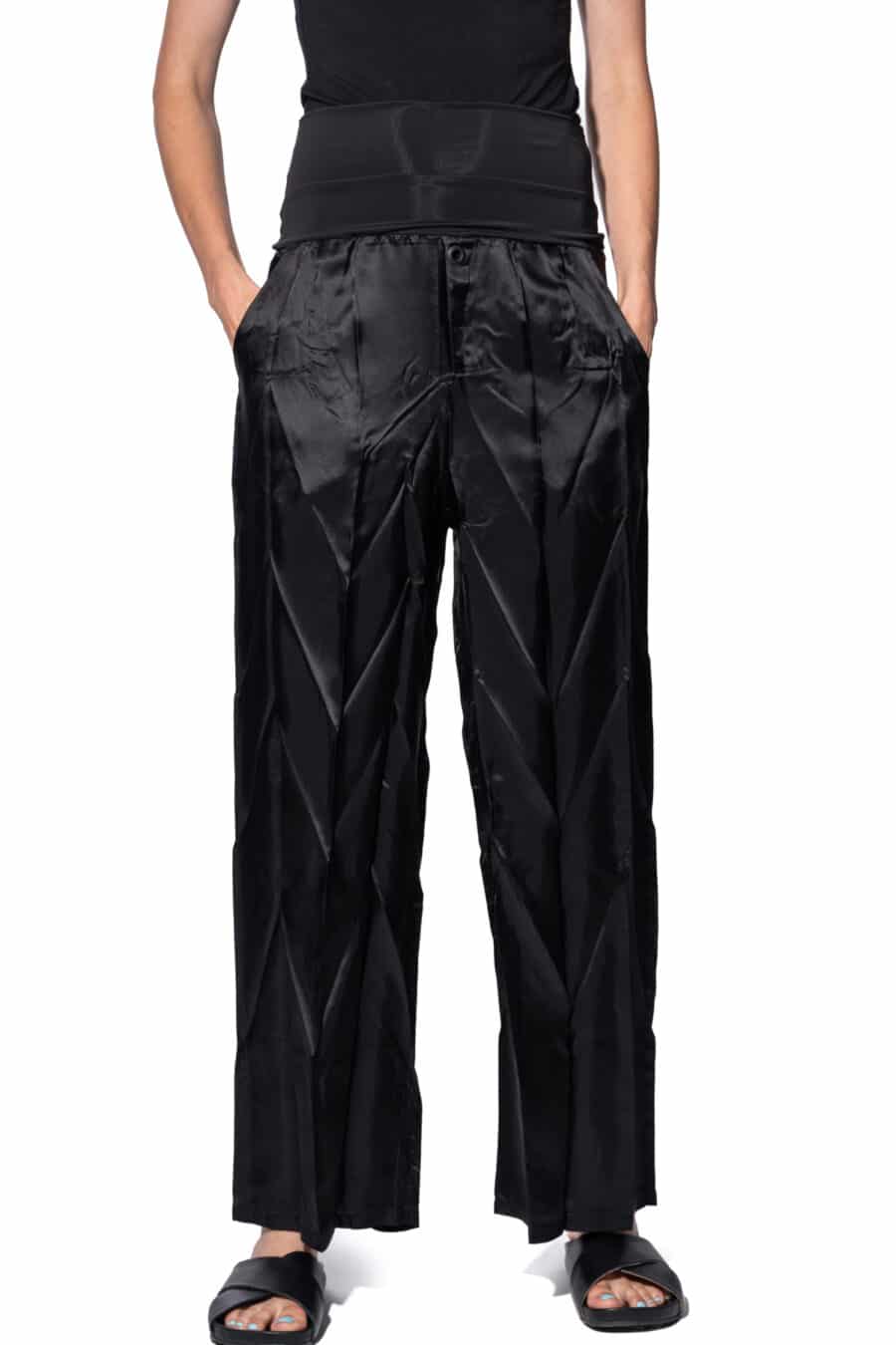 Trousers with pleats 1