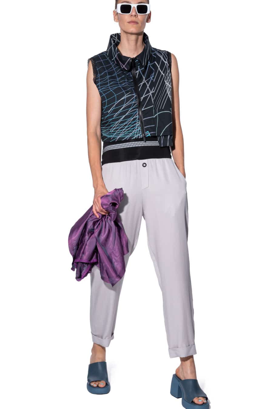 Straight-cut trousers with turn-up cuff 3