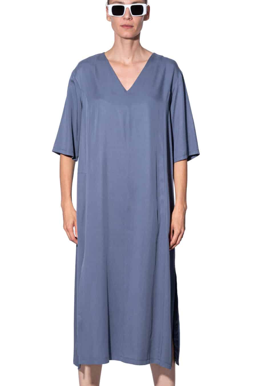 Maxi dress with V-neck 1