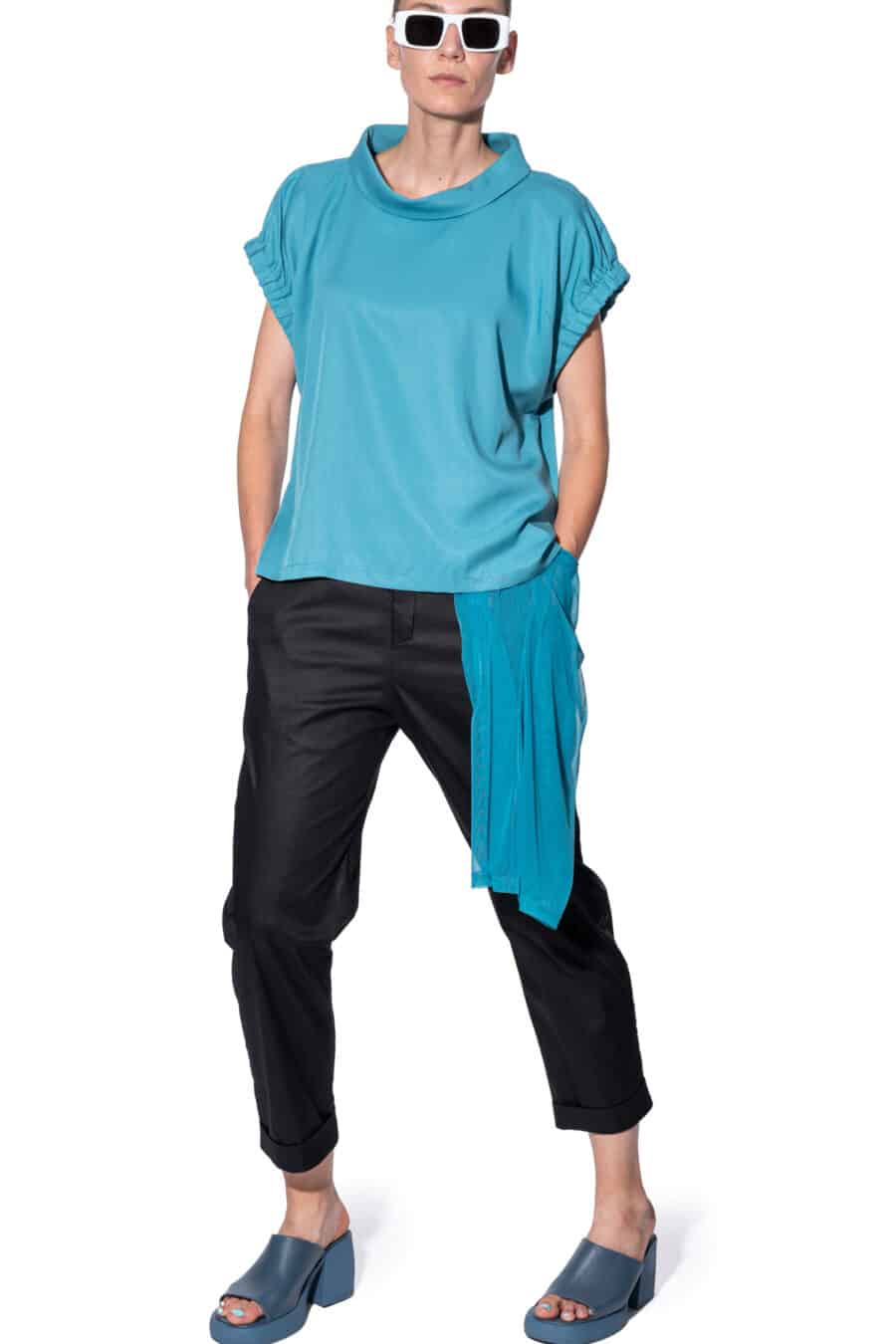 Blouse with short sleeves - Image 3