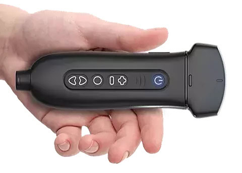 Youkey Q7 in einer Hand