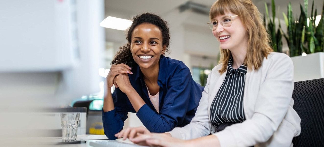 HR Analytics Gewinnen und binden Sie Personal, entwickeln Sie wettbewerbsfähige Vergütungspakete und beziehen Sie die Belegschaft effektiv ein.