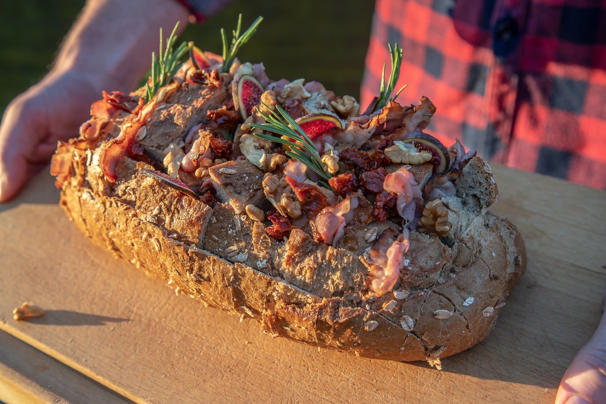 Breekbrood met camembert, walnoten en vijgen