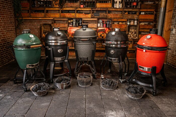 Vergelijking kamado merken Big Green Egg, Kamado Joe, The Bastard, Monolith en Grill Guru