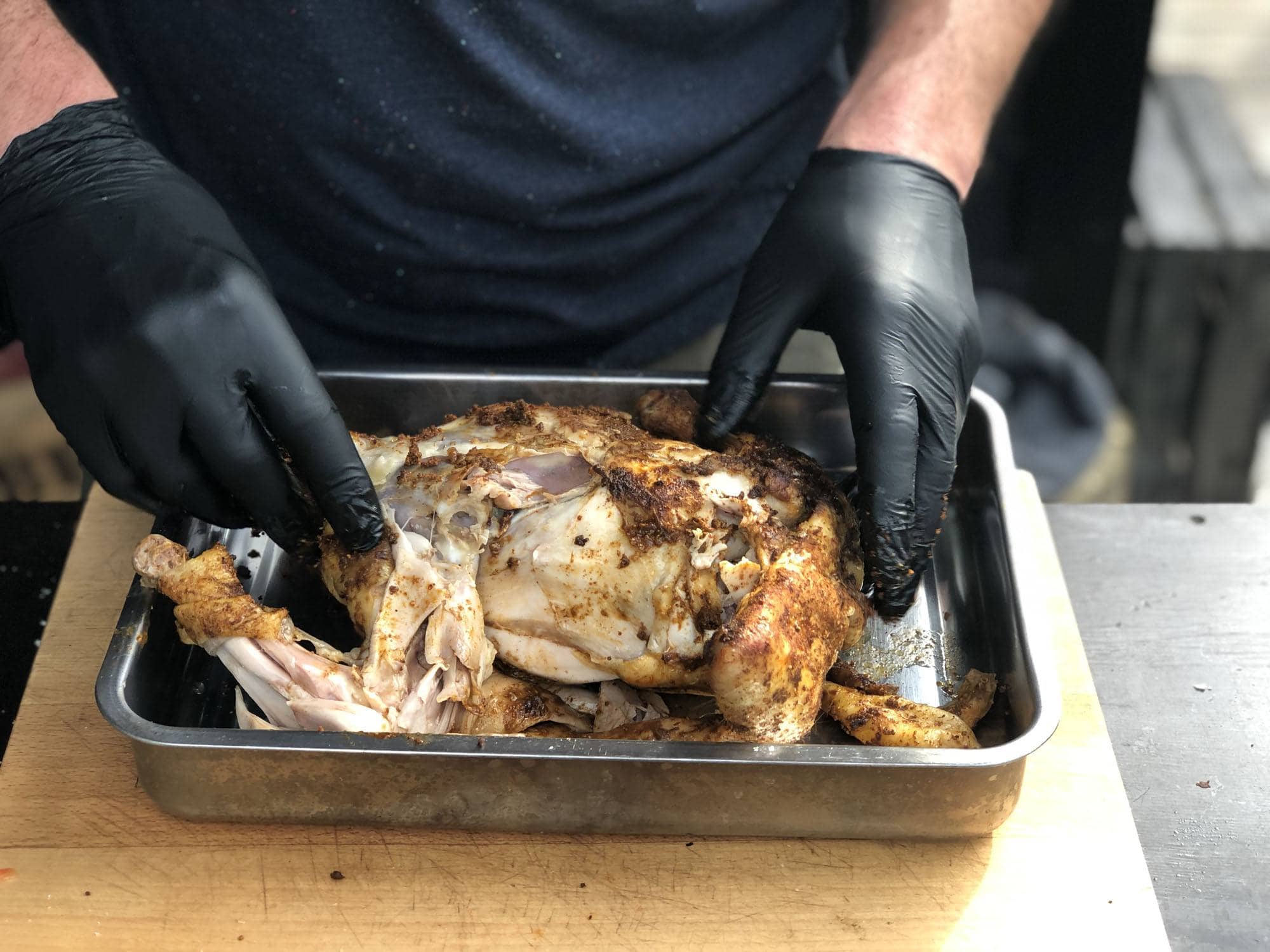 Pulled chicken met gegrilde perzik