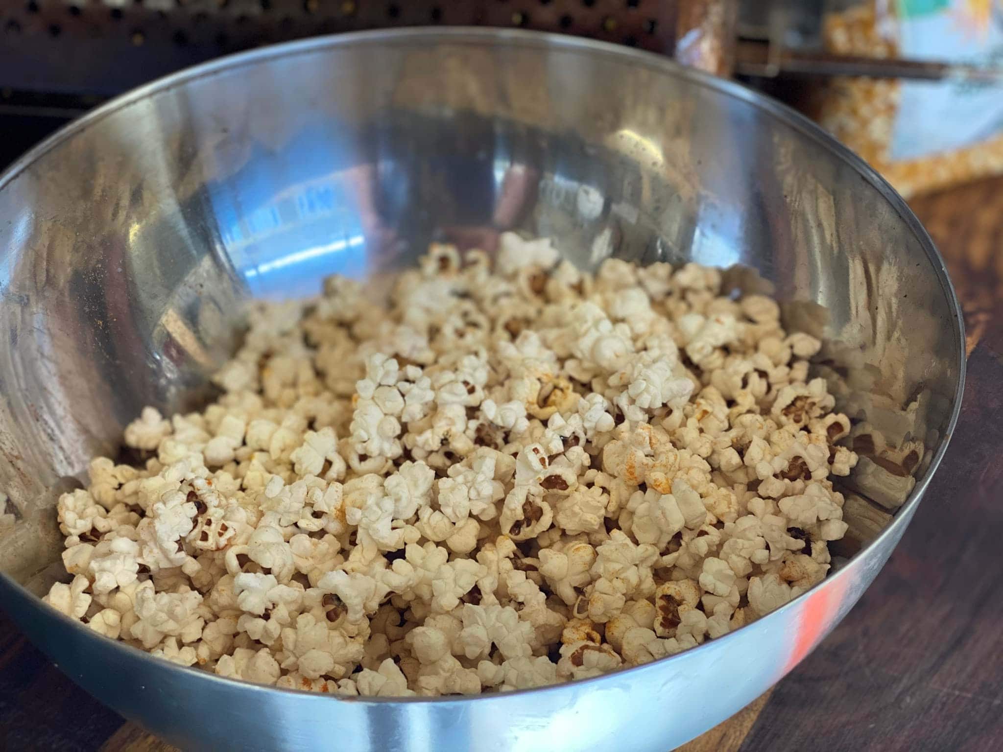 Popcorn van het spit uit de BBQ