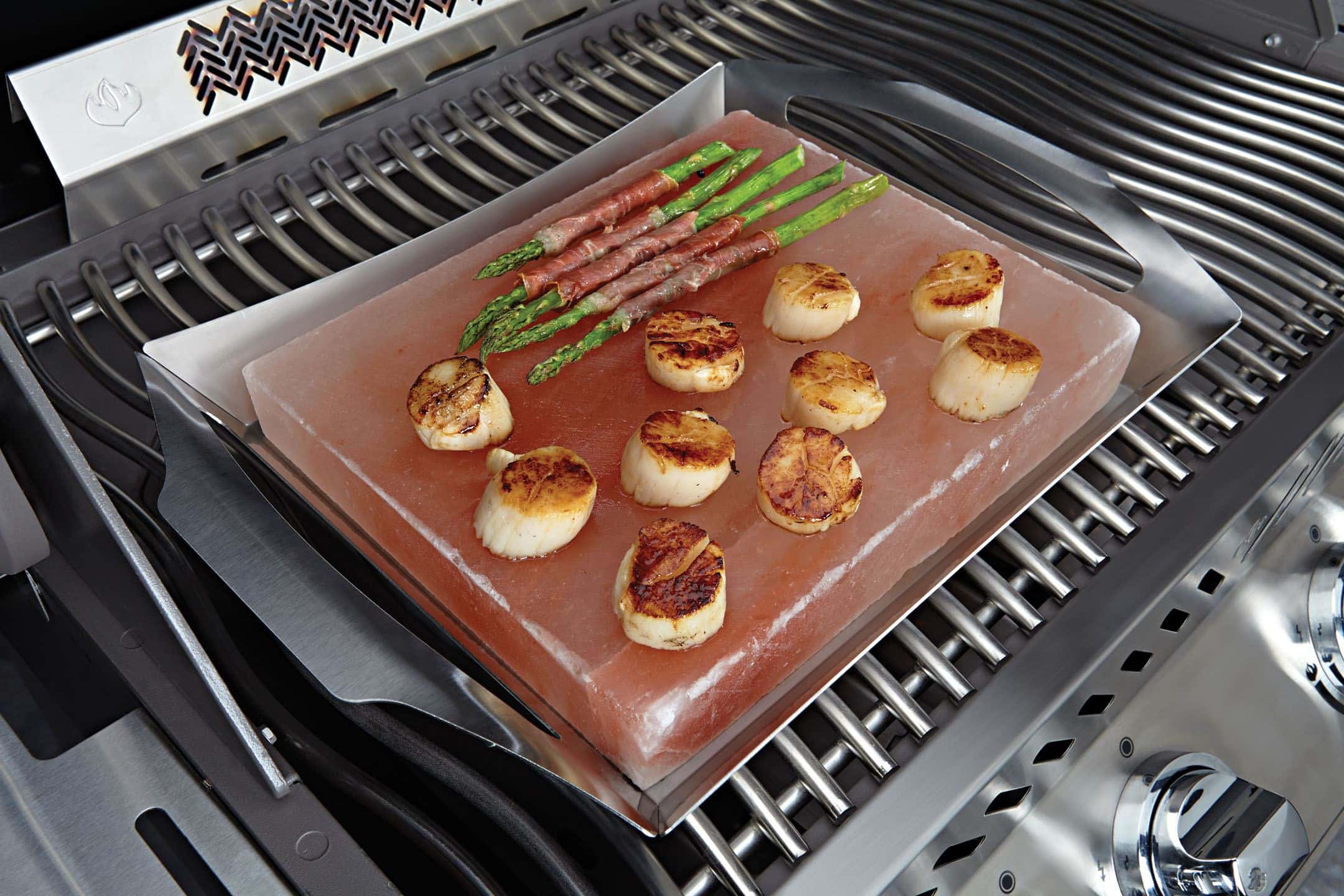 Gebruik van een Himalaya zoutsteen op de BBQ