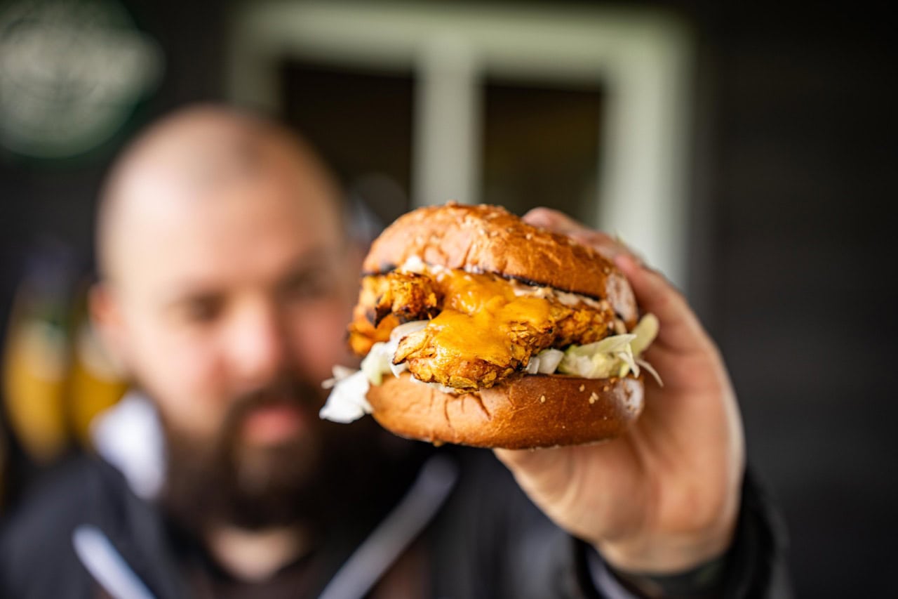 Crispy chicken burger