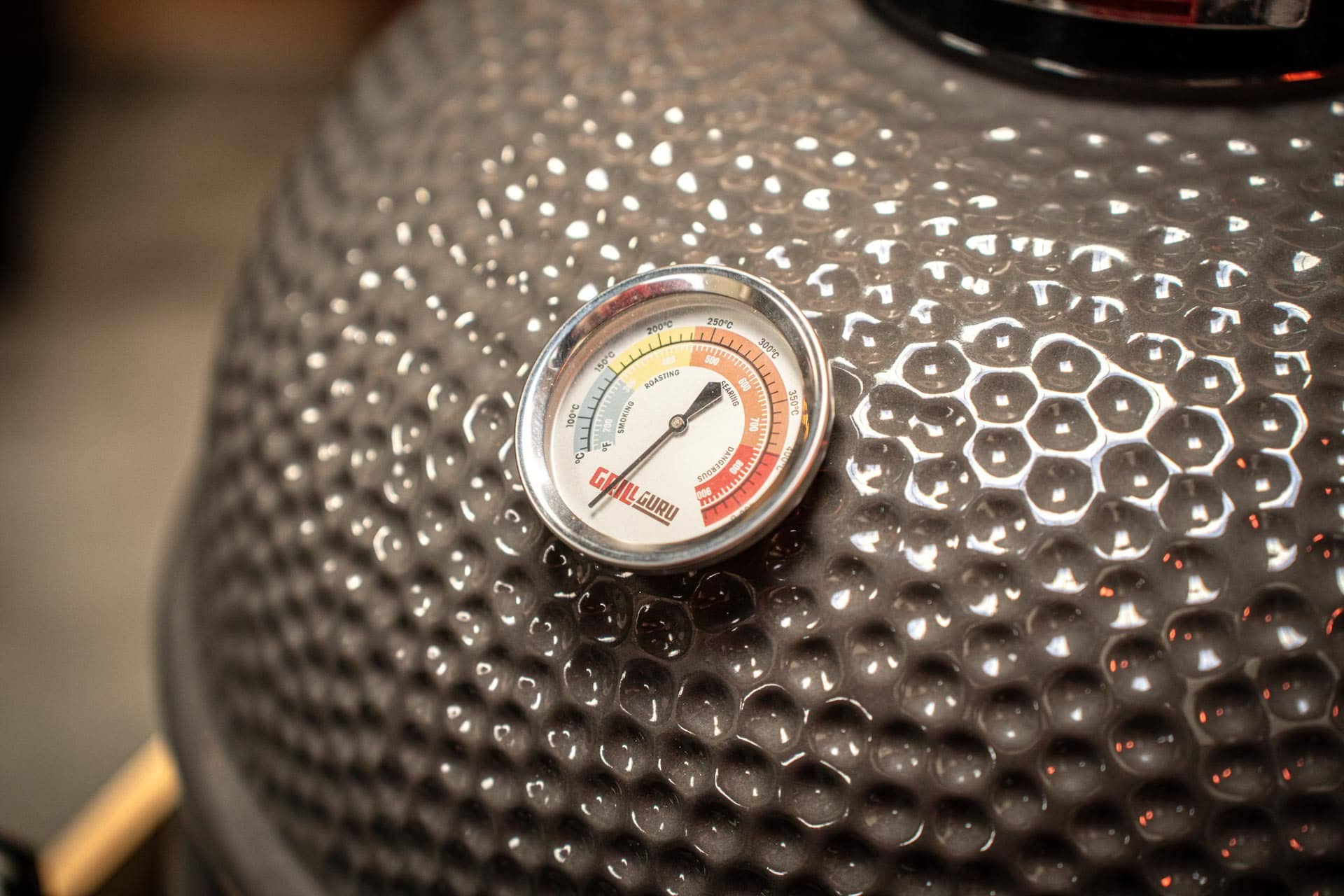 Hoe haal ik vocht uit mijn dome thermometer?