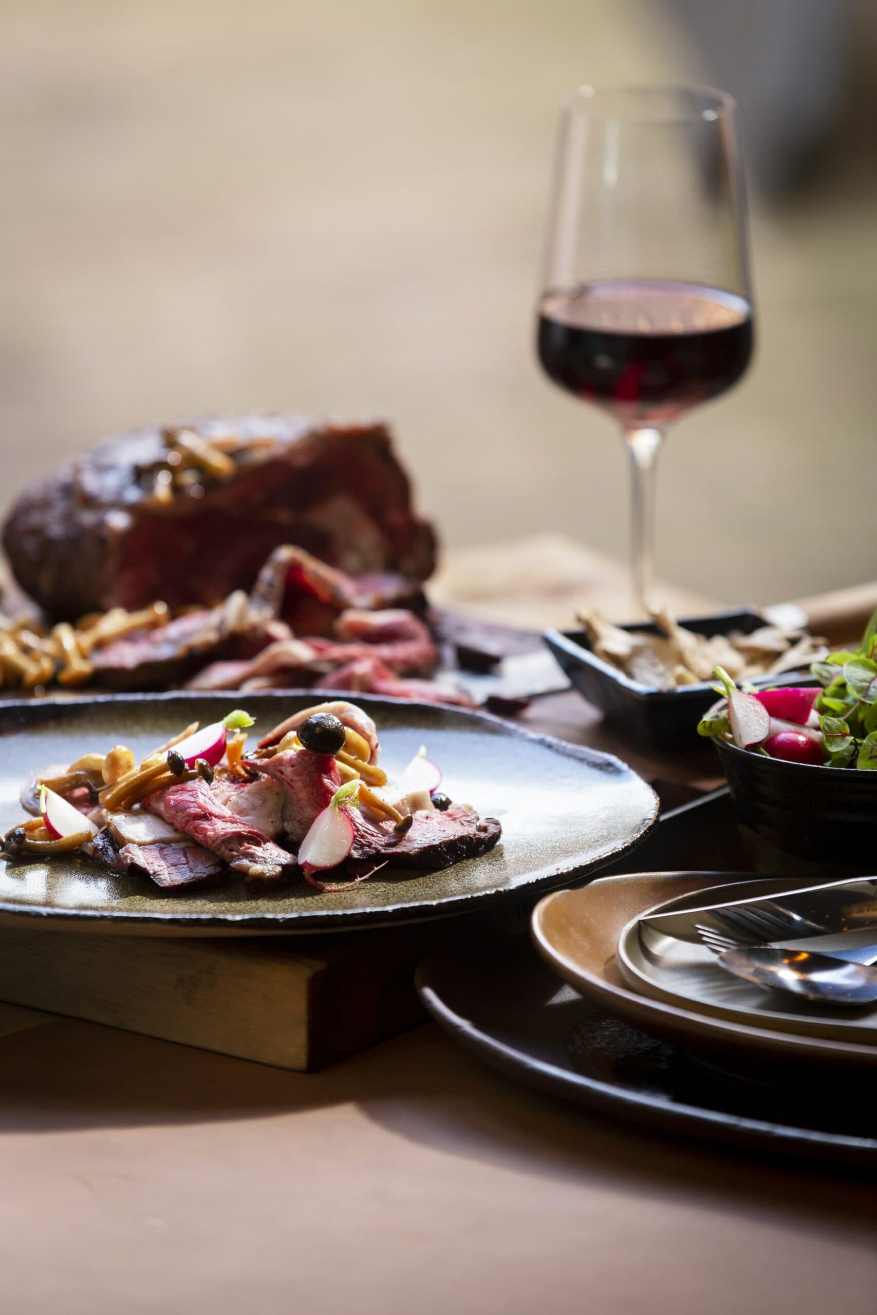 Koudgerookte ribeye met beukenzwammen & shiitake