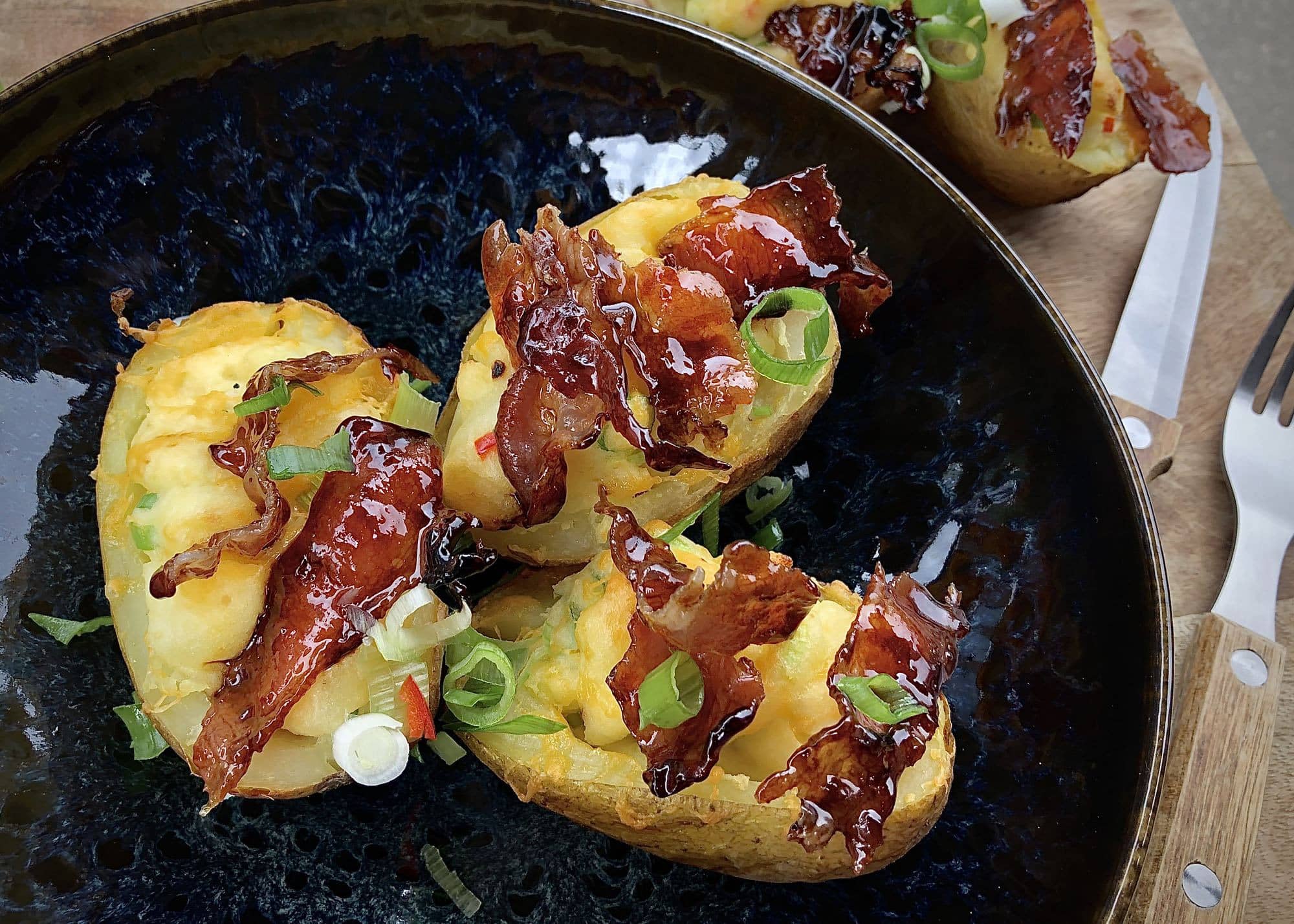 Baked Potato met Candied Bacon