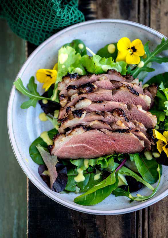 Gerookte eendenborstfilet op de Big Green Egg