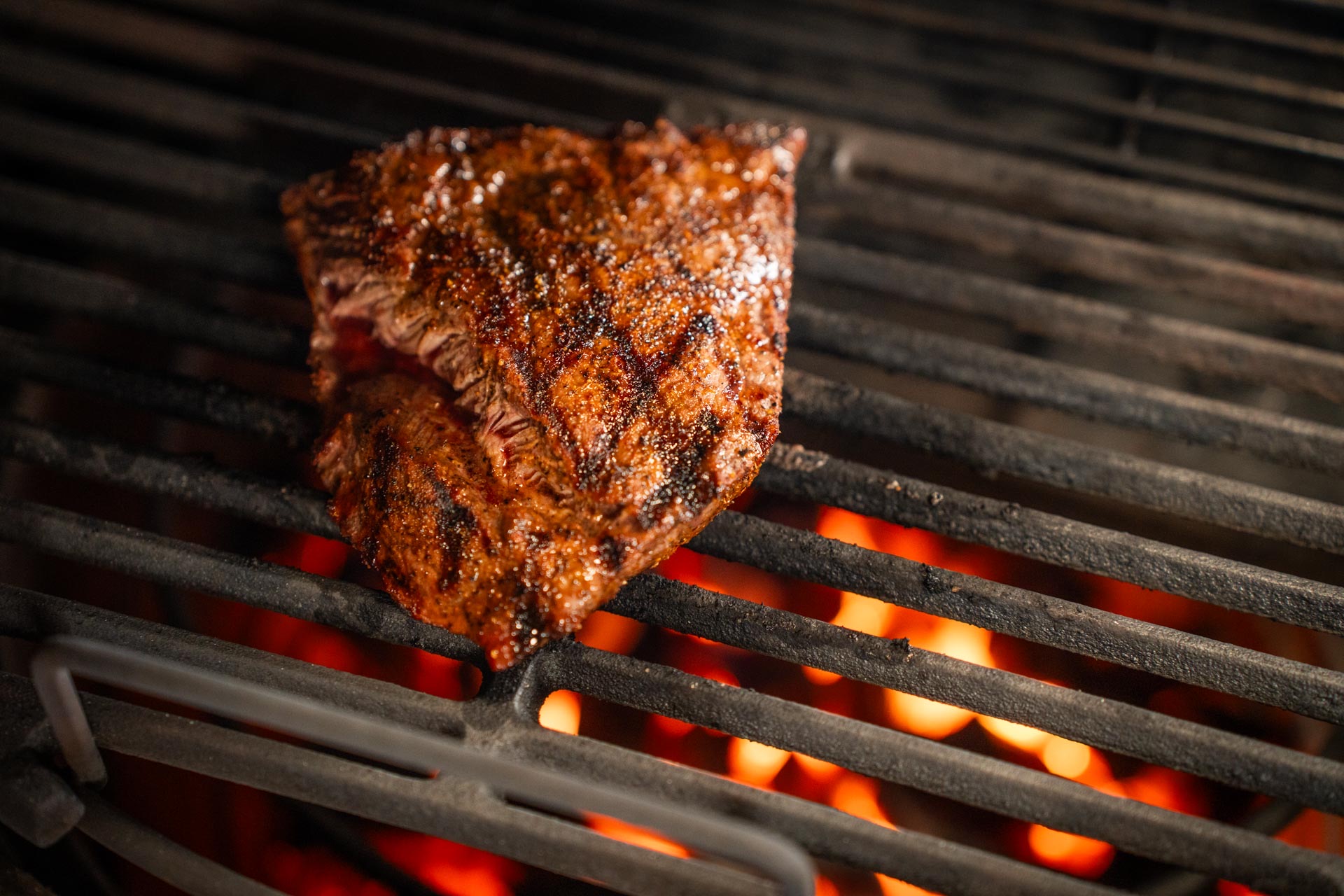 Flat Iron Steak van de BBQ