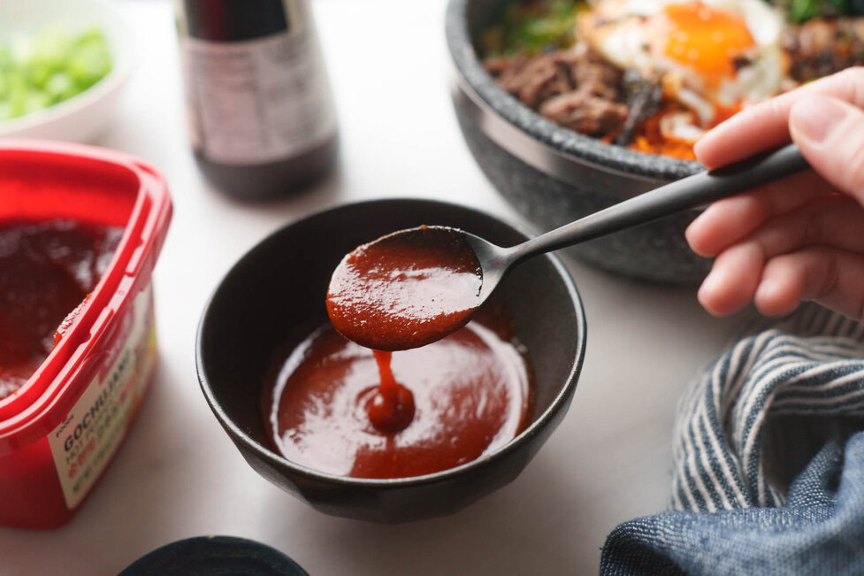 Easy Gochujang Sauce Recipe (Korean Chili Paste Sauce) - Hungry Huy