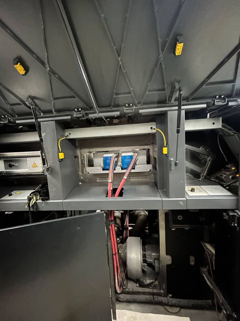 The pictures show E4C being installed on a Heidelberg XL75.