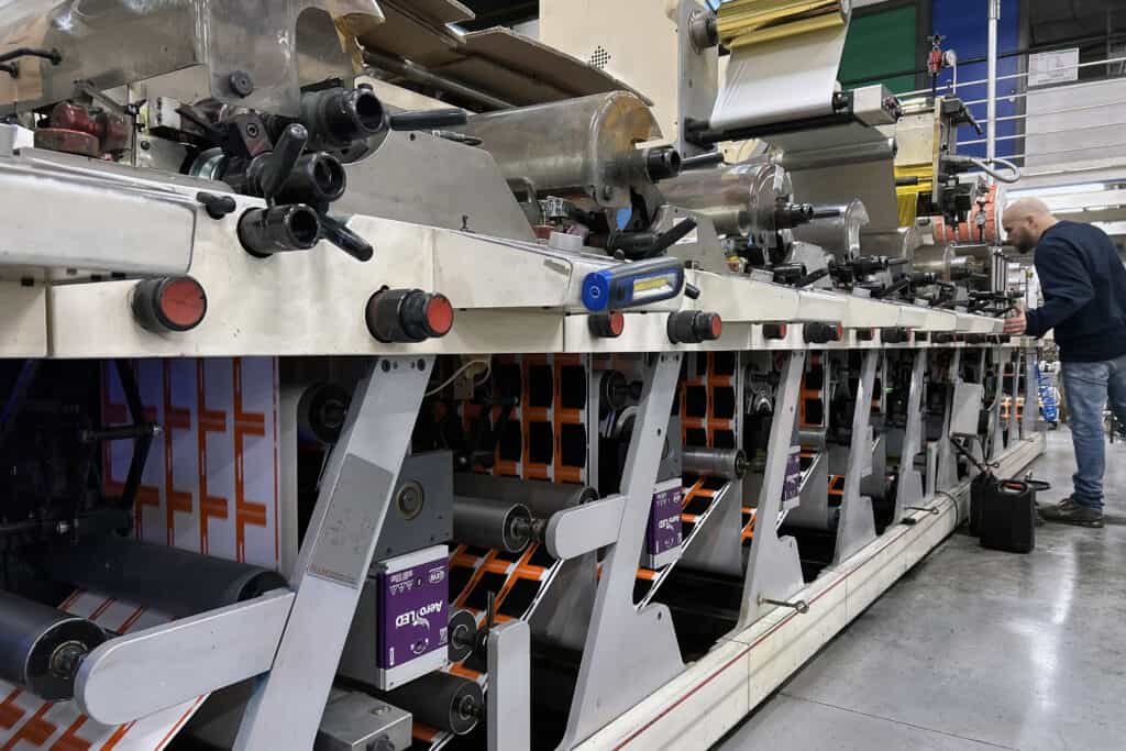The opportunity to begin to work with UV LED came when Stic Image invested in two new production lines, installed in 2024.
