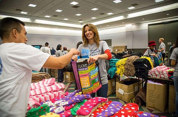 Four Simple Ways to Give Back During the Holidays