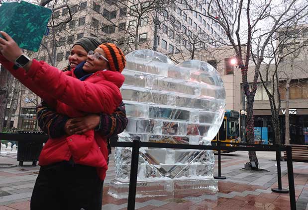 Go See this Heart-Shaped Ice Sculpture in Westlake Park Go See this Heart-Shaped Ice Sculpture in Westlake Park