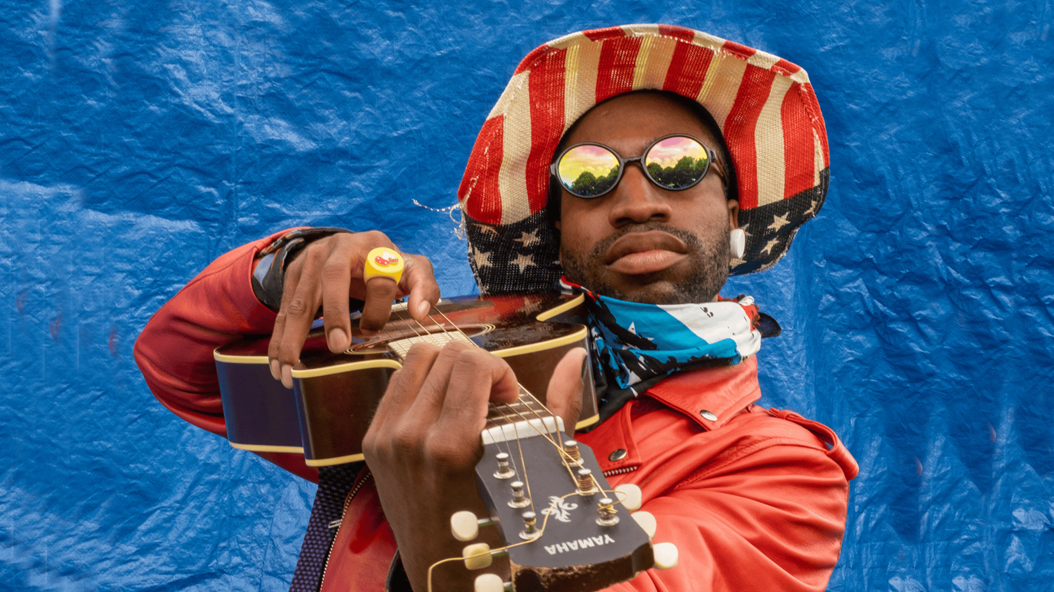 A guitar player shows off his patriotism