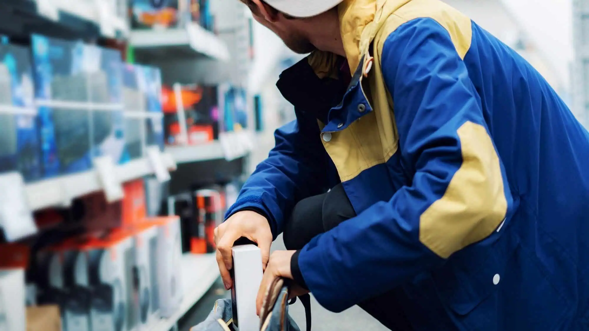 Retail theft-16-9-2000x1125 Retail theft is particularly troublesome in Washington state.