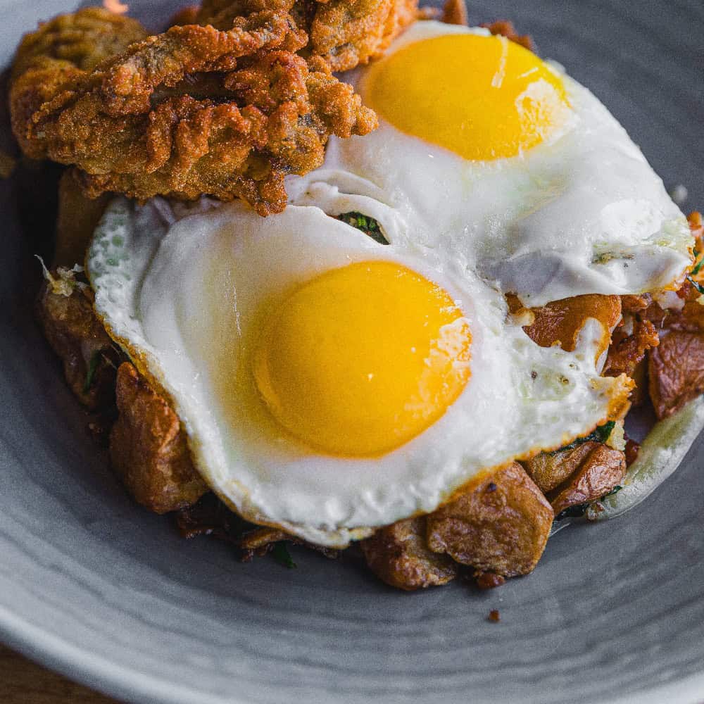 Restaurant Roundup: Oysters Benedict and a Bar Tartare Tease