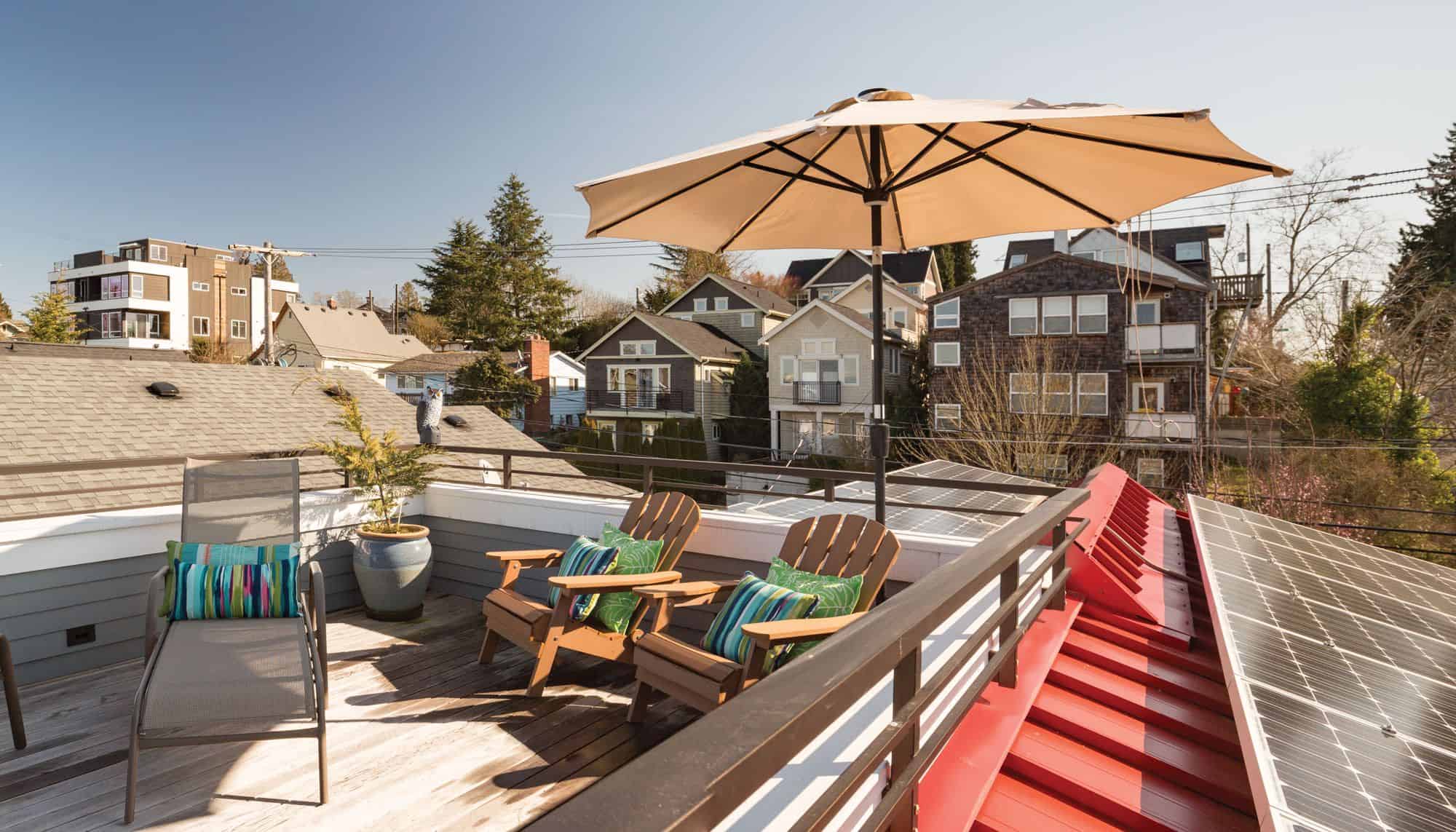 The New Rooftop Deck of This 100-Year-Old Leschi House Combines Tech and Creativity