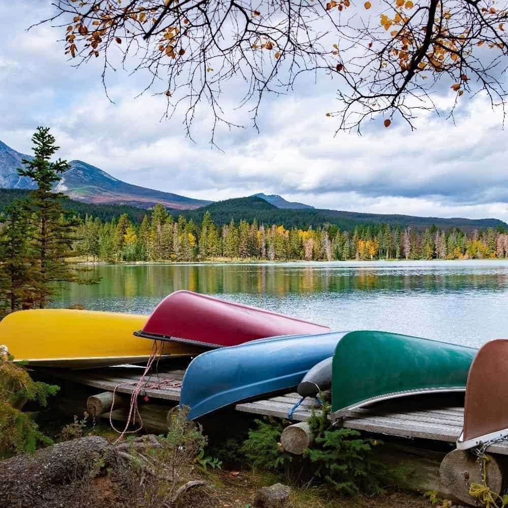 Lakeside Getaways: Peace and Awe