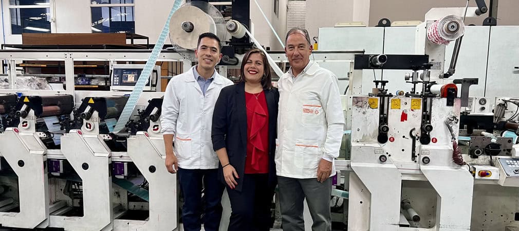 从左到右_ Etipress的Jorge-Pabon，GEW的Vini Munzberg，Etipress的Diego Santo。