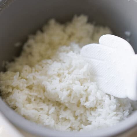 How Long to Cook Minute Rice in Rice Cooker: Quick Guide
