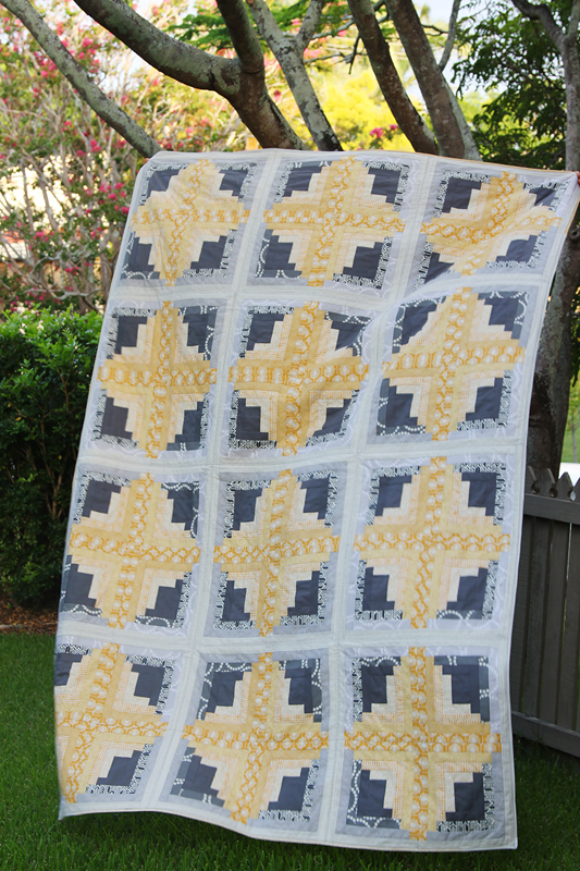 "Rectangle Log Cabin" is a Free Amish Quilt Pattern designed by Kirsty from Bonjour Quilts!