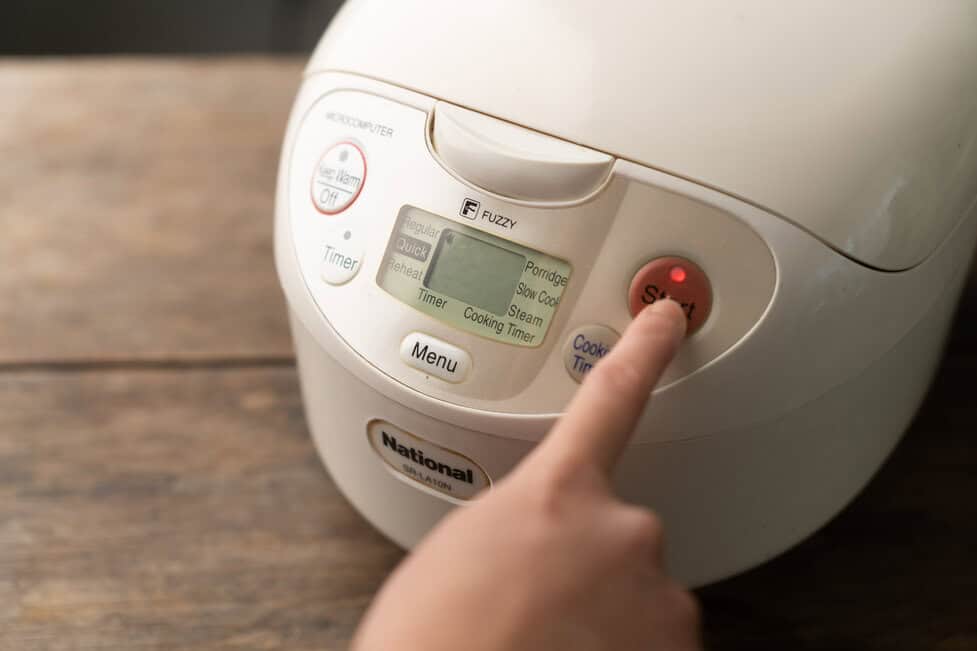 How Does a Rice Cooker Know When to Stop: The Science Explained