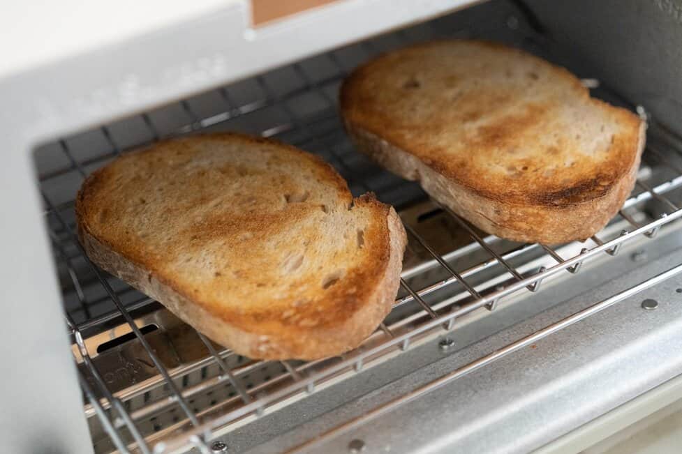 How Do You Toast Bread in a Toaster Oven: Easy Steps for Perfect Toast
