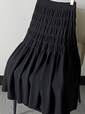Chân váy len dúm tầng Black