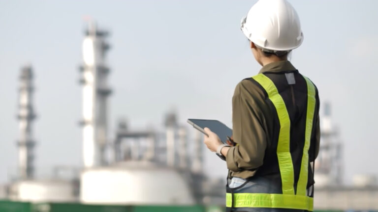 How Edge AI Enables Automatic Debriefing on Mobile Devices in Low Connectivity Areas [Gas Pipeline Maintenance]