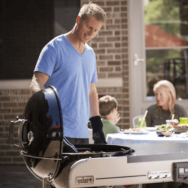 Parrilla Weber Performer Deluxe Gourmet GBS a Carbón de 22"