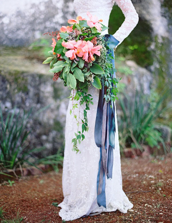 A Big Floral Trend Cascading Bouquets Onefabday Com
