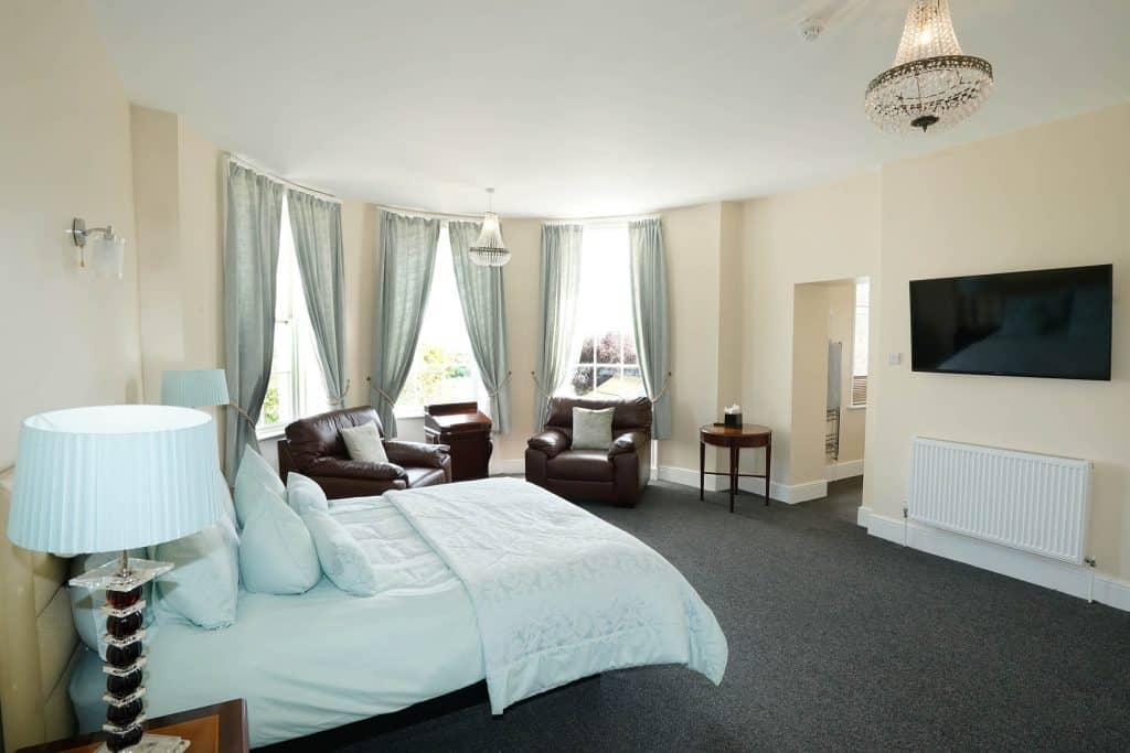 LargeRoom_AbbeycareGloucester