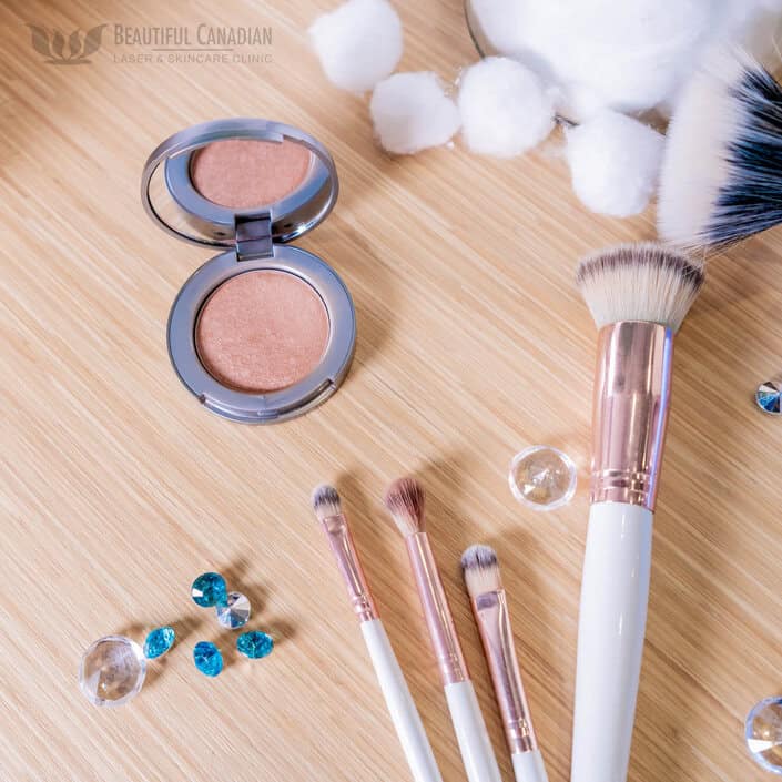 Colorescience Pressed Mineral Illuminator compact with makeup brushes - blush compact available in Canada
