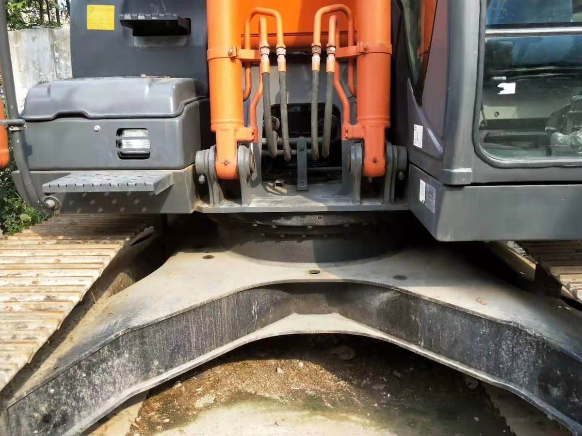 Almost New Used Hitachi ZX240 Excavator with Best Price on Sale - Image 2