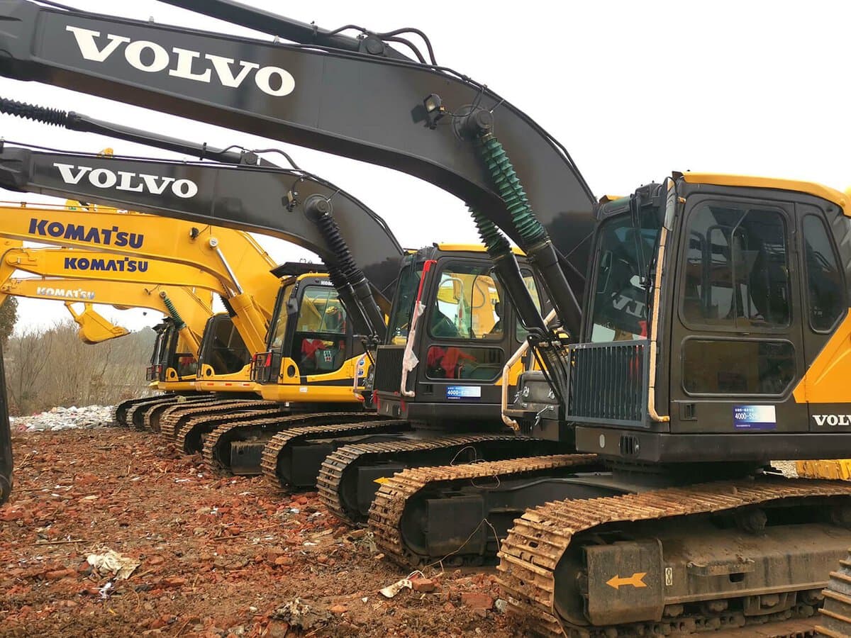 buying used excavators from China