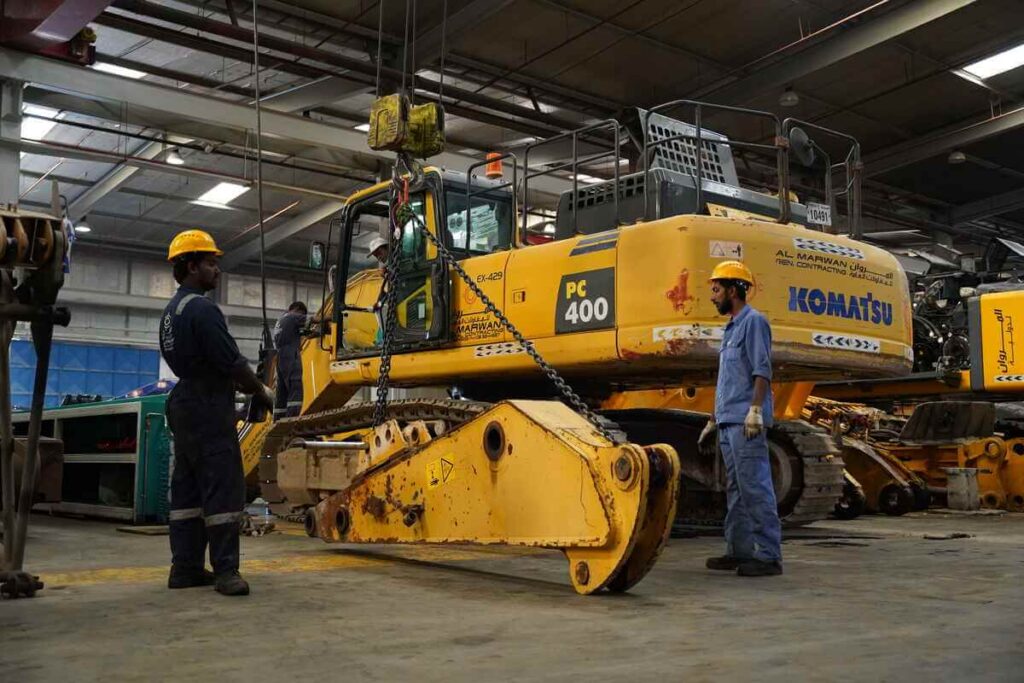 Komatsu PC400 excavator