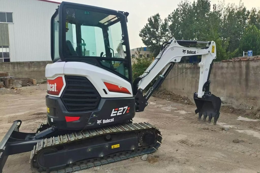 BACKHOE VS MINI EXCAVATOR