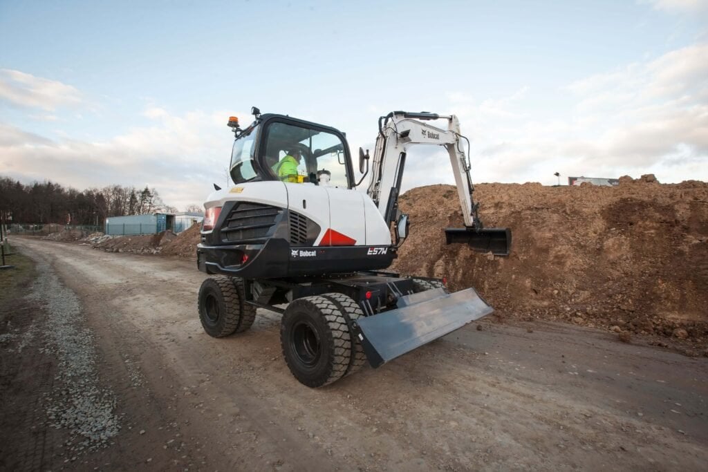bobcat excavator size 1