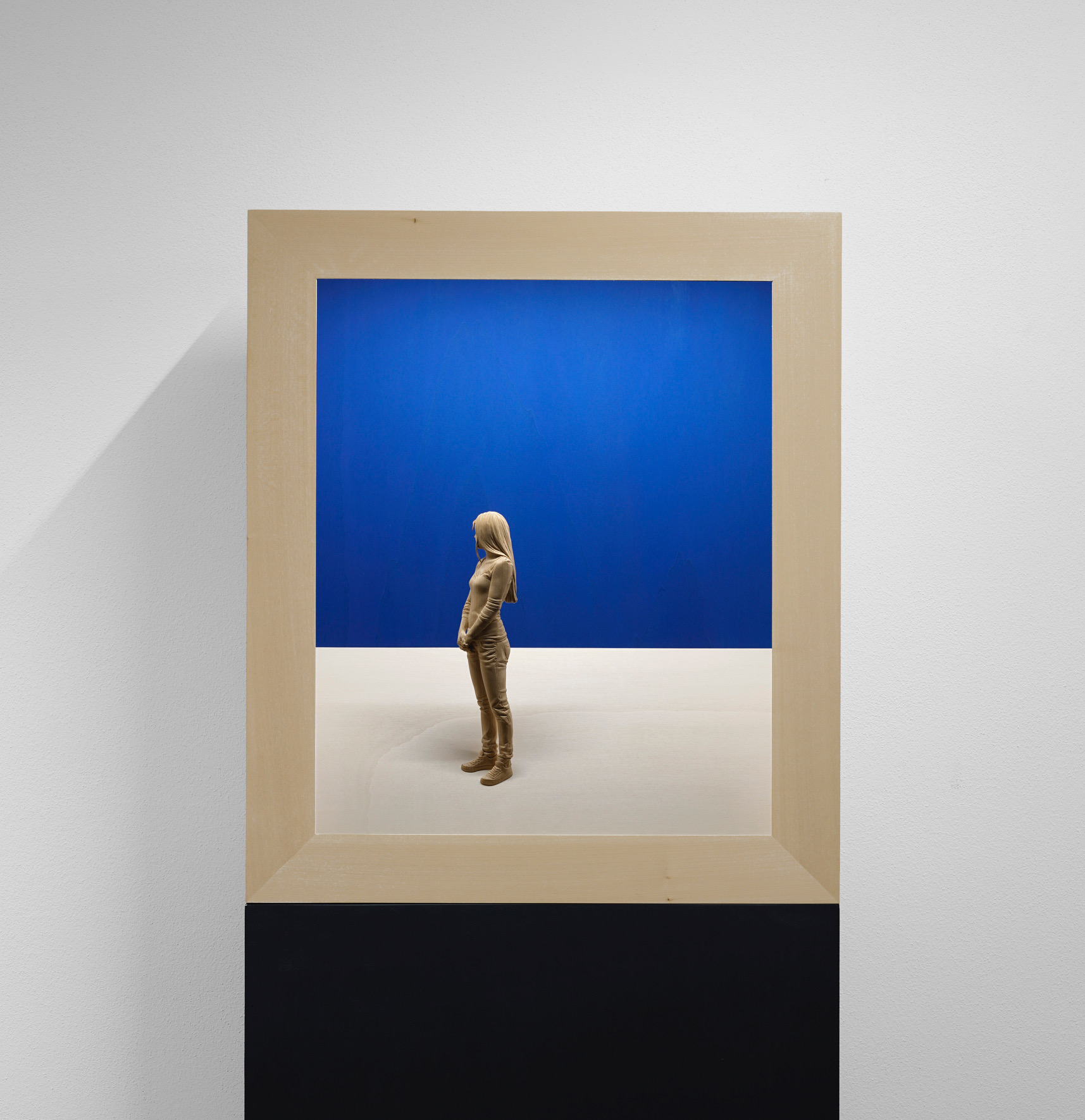 Waiting girl; Peter Demetz