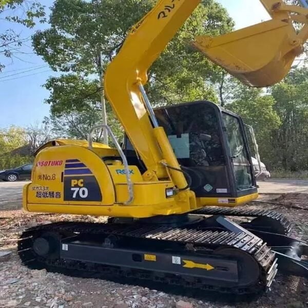 Used Komatsu PC70 Mini Excavator Digger in Stock for Sale - Image 3