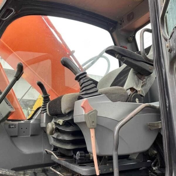 Second hand Doosan DX225LC Excavator with High Quailty and Best Price - Image 4