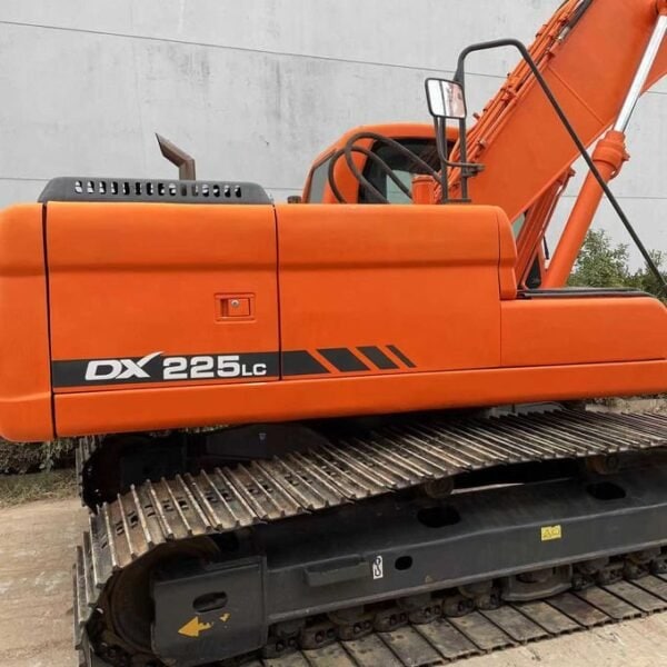 Second hand Doosan DX225LC Excavator with High Quailty and Best Price - Image 2