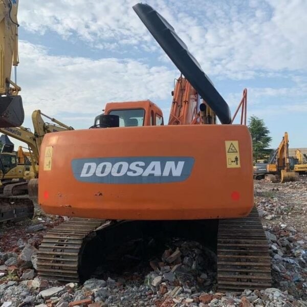 Used Doosan DH220LC-7 Excavator Hydraulic Original 21 Ton Machine - Image 3