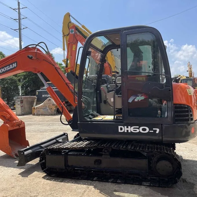 Hydraulic Used Doosan DH60-7 Excavator Original Korean 7 Ton Digger for sale - Image 2