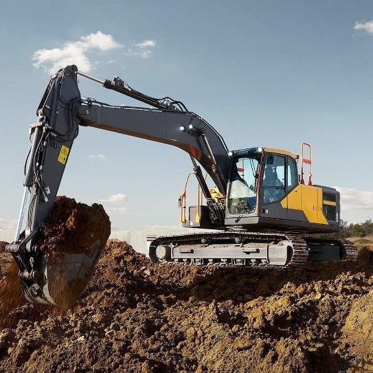 Used Volvo EC200E Hydraulic Crawel Excavator in Good Condition - Image 3